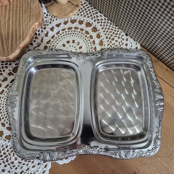 Vintage Silver Toned Serving Tray with Folding Handles Made in Hong Kong - Picture 4 of 8